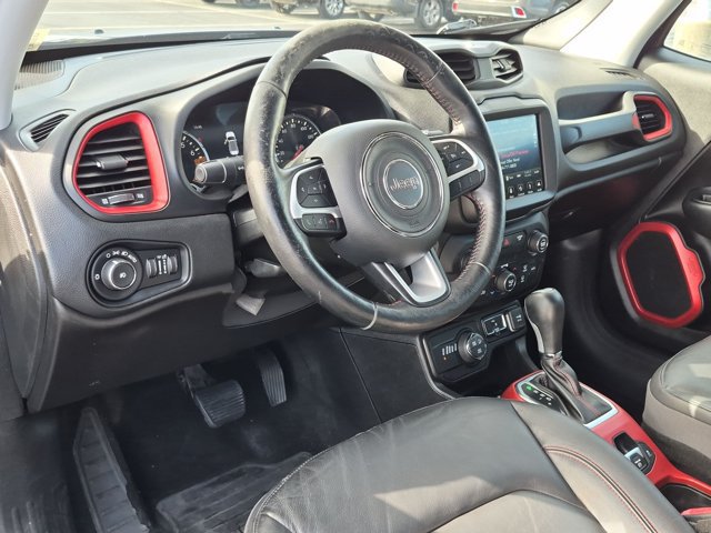 Used 2019 Jeep Renegade Trailhawk AWD/4WD image 4