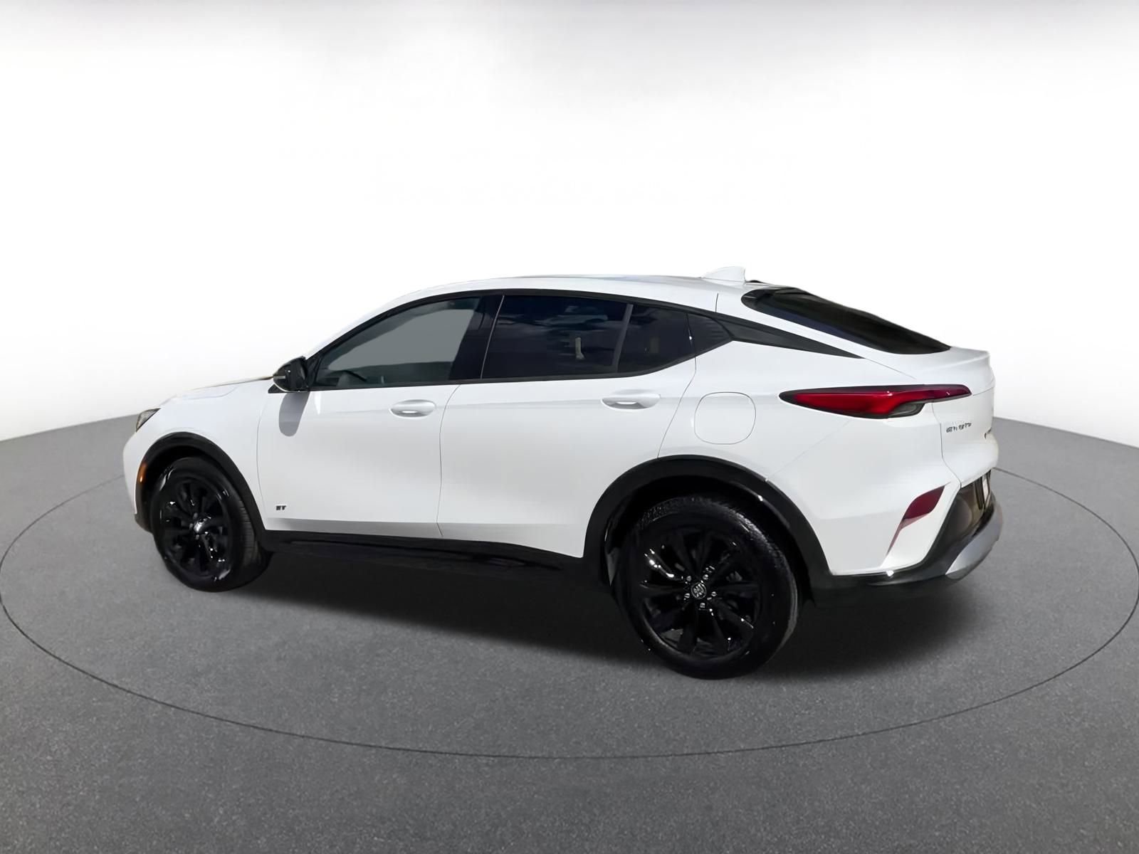 Used 2025 Buick Envista Sport Touring image 10