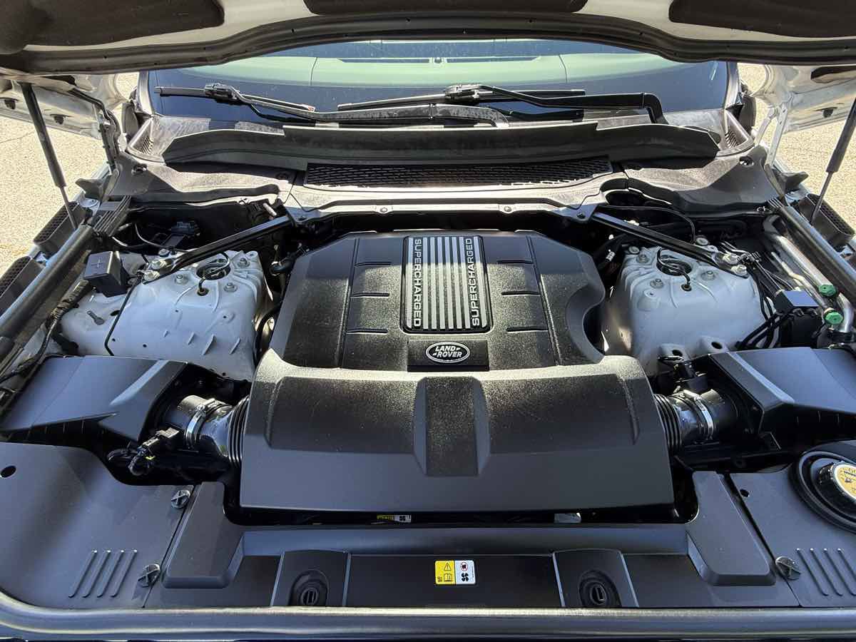 Used 2015 Land Rover Range Rover Sport HSE image 39