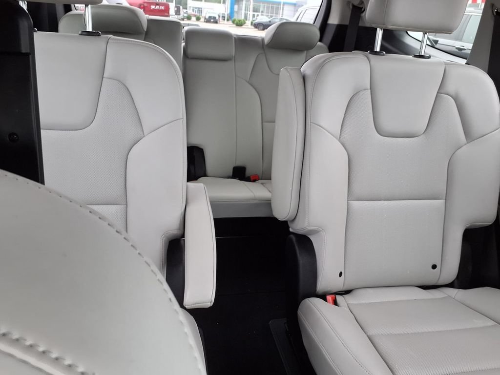 Used 2025 Kia Telluride S FWD image 29