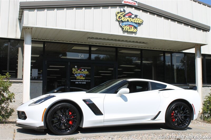 Used 2015 Chevrolet Corvette Z06 w/ 3LZ Preferred Equipment Group RWD image 3