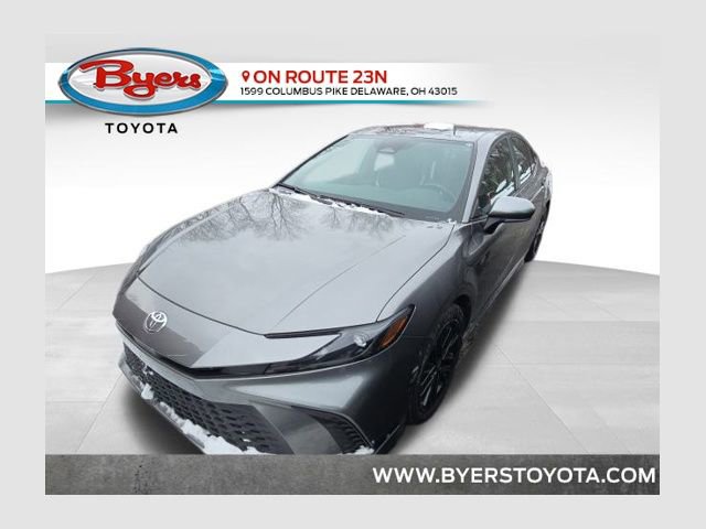 Used 2025 Toyota Camry SE image 1