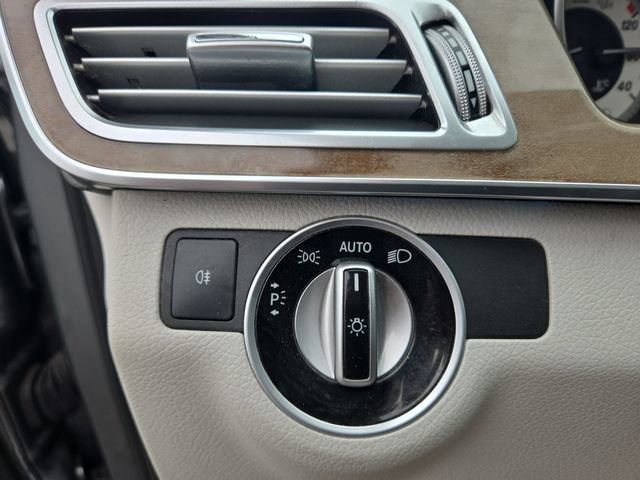Used 2016 Mercedes-Benz E 350 Sedan w/ Premium Package image 19