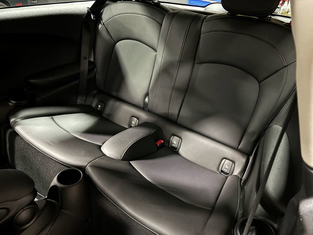 Used 2019 MINI Cooper 2-Door Hardtop w/ Storage Package image 59