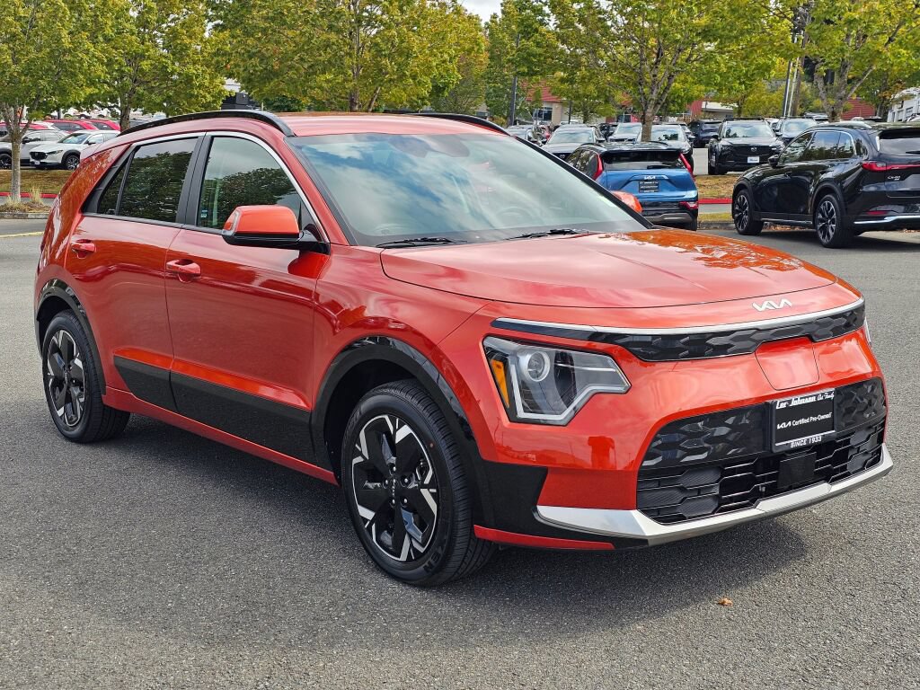 Certified 2023 Kia Niro Wind w/ Wind Preserve Package FWD image 3