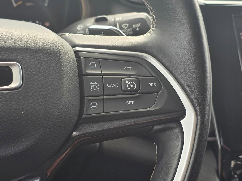 Used 2022 Jeep Grand Cherokee L Laredo w/ Luxury Tech Group I image 38