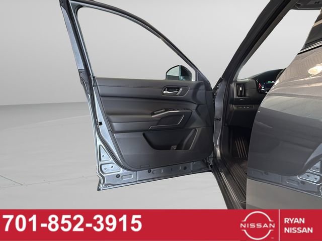 New 2026 Nissan Pathfinder SL image 34