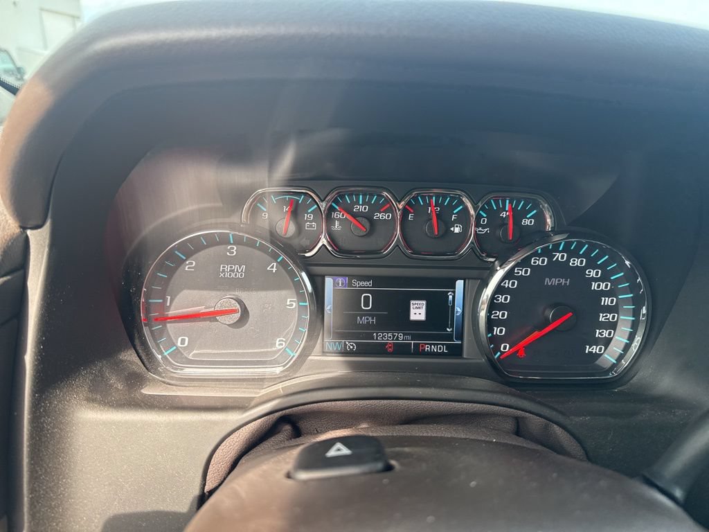 Used 2018 Chevrolet Suburban Premier AWD/4WD image 8