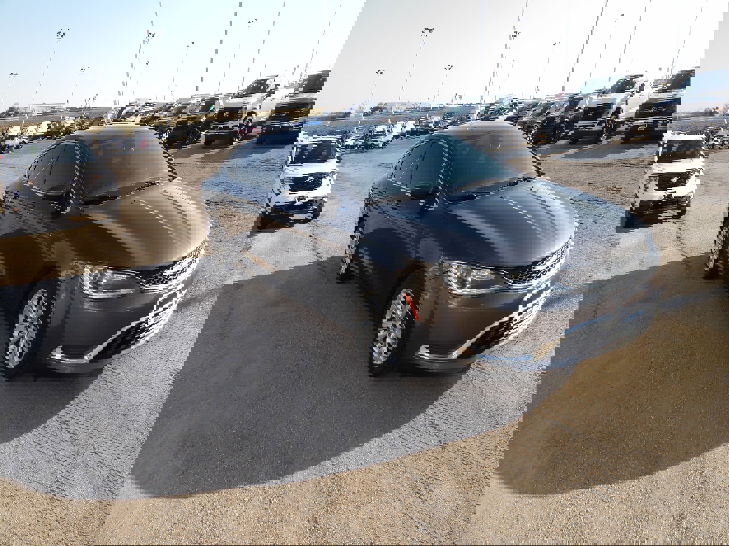 Used 2017 Chrysler 200 Limited Platinum image 5