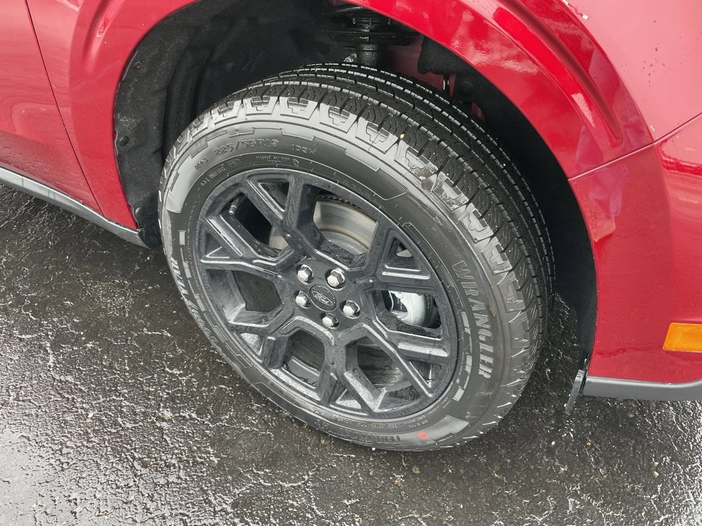 New 2026 Ford Maverick XLT w/ XLT Luxury Package image 3