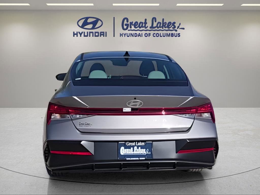 New 2026 Hyundai Elantra Limited FWD image 5