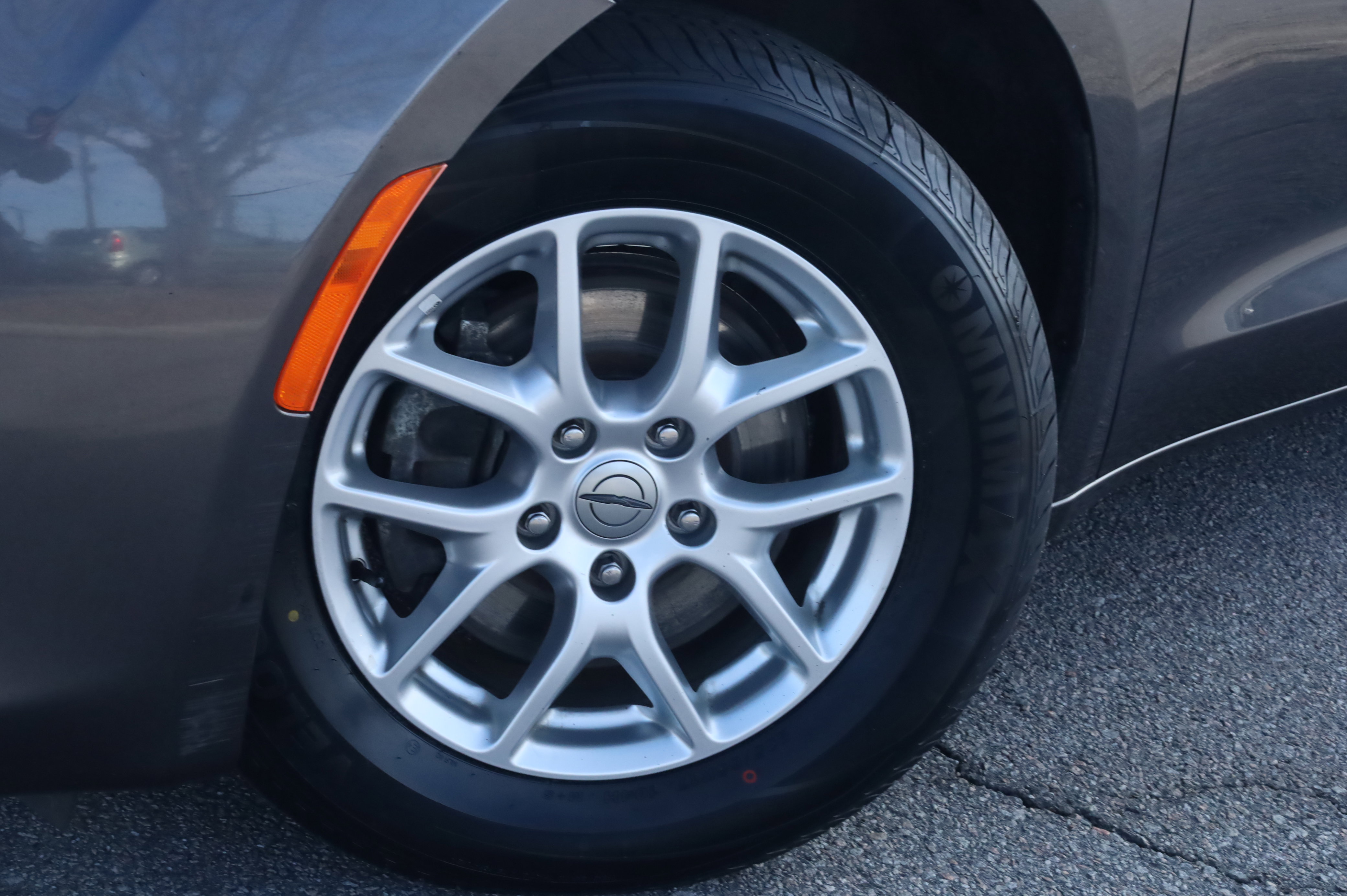 Used 2023 Chrysler Voyager LX image 19