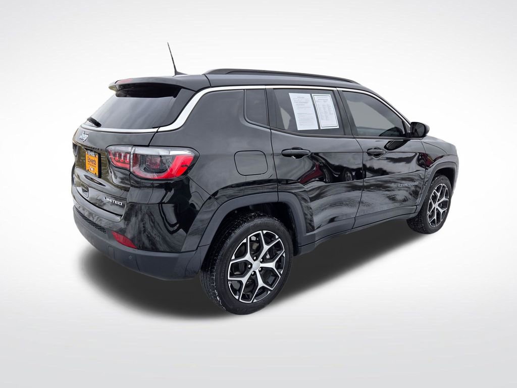Used 2024 Jeep Compass Limited image 3