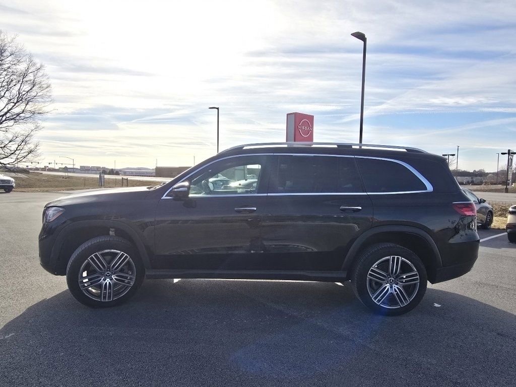 Used 2025 Mercedes-Benz GLS 450 4MATIC image 13