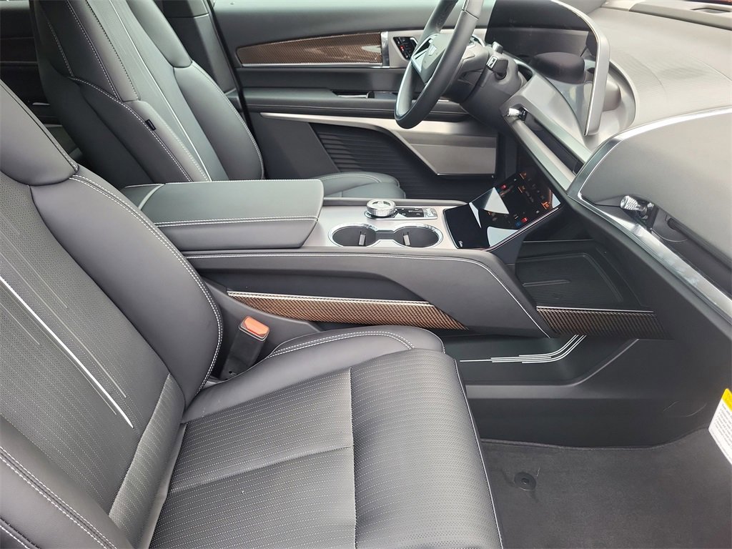 New 2026 Cadillac Vistiq Sport image 13