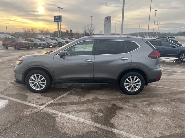 Used 2020 Nissan Rogue SV image 11