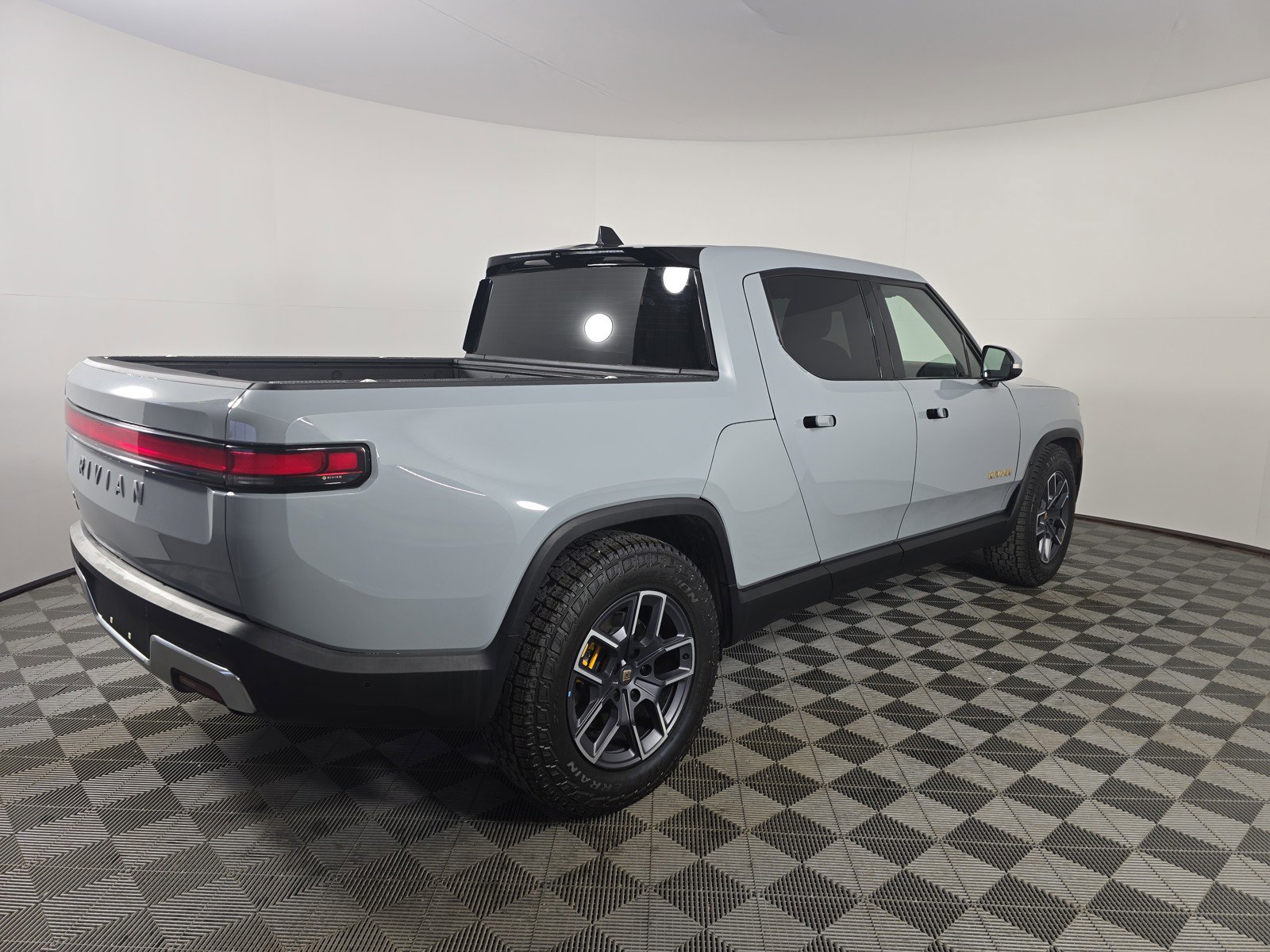 Used 2023 Rivian R1T Adventure AWD/4WD image 5
