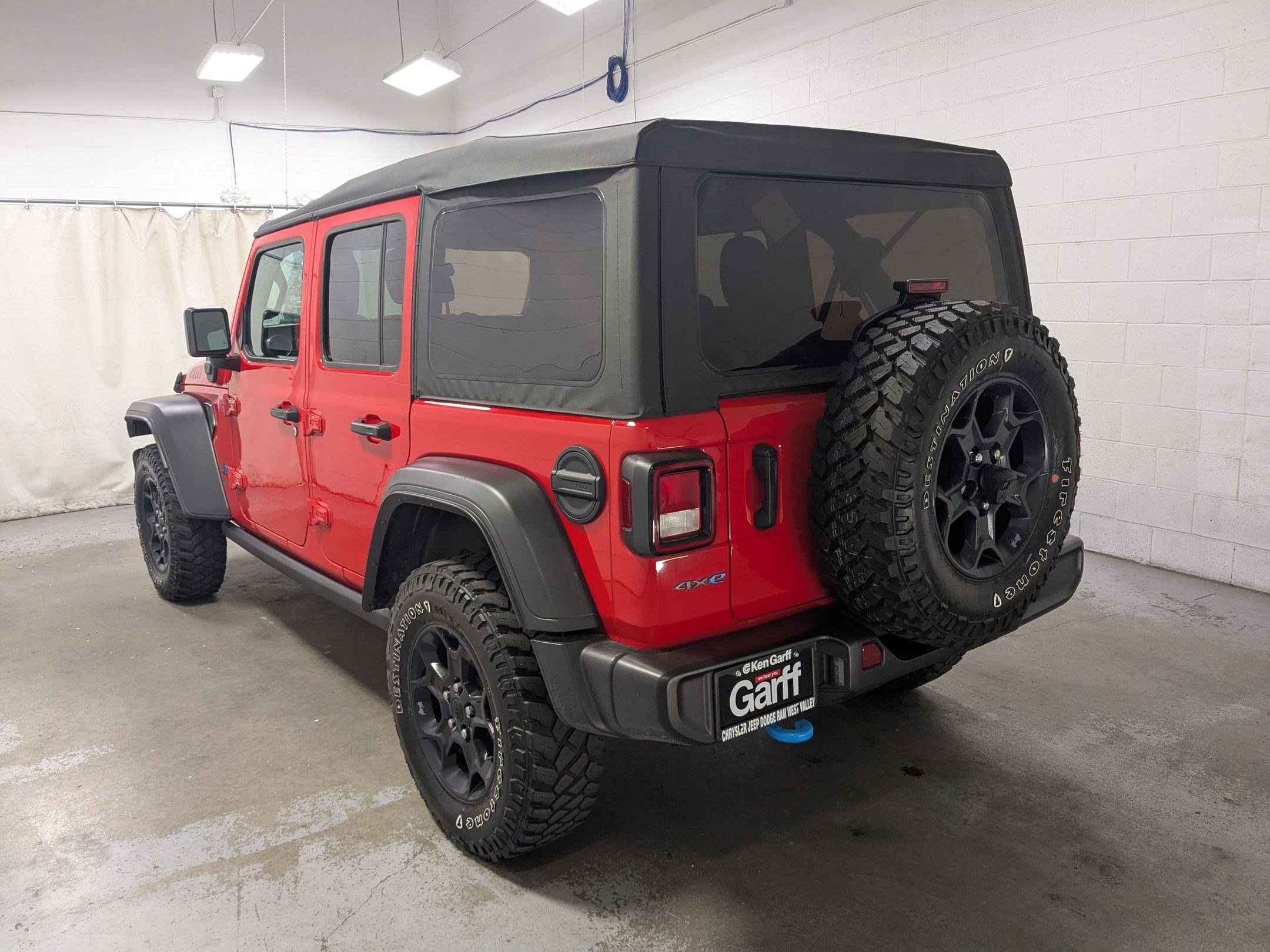 Used 2023 Jeep Wrangler Unlimited AWD/4WD image 9