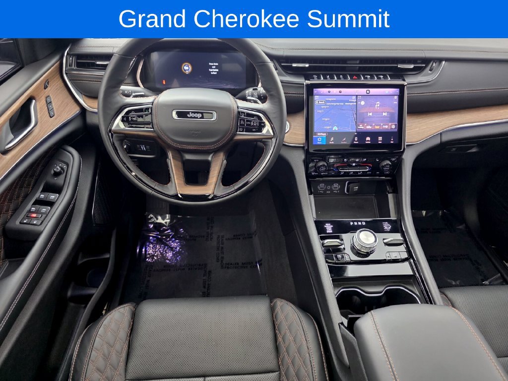 Used 2025 Jeep Grand Cherokee Summit w/ Obsidian Package AWD/4WD image 12