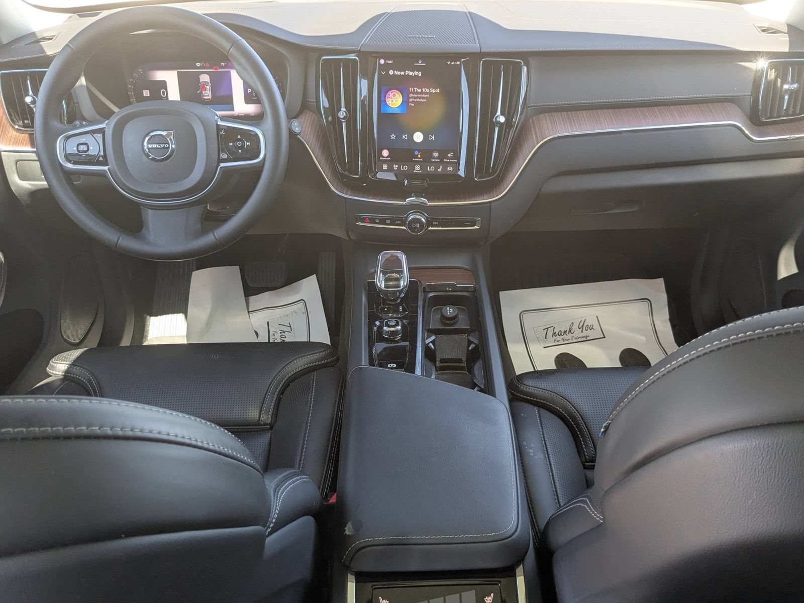 Used 2023 Volvo XC60 B5 Ultimate w/ Climate Package FWD image 33
