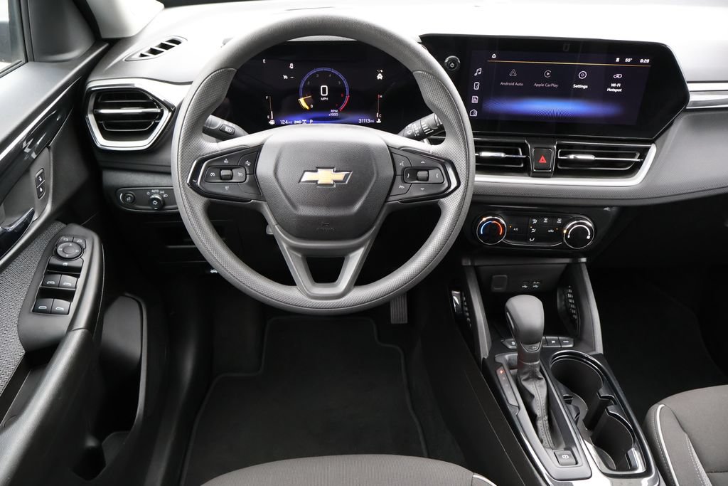 Used 2025 Chevrolet TrailBlazer LT AWD/4WD image 4