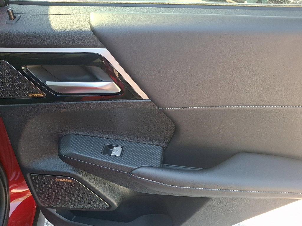 Used 2025 Mitsubishi Outlander SE AWD/4WD image 14