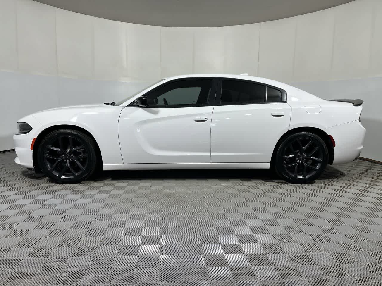 Used 2023 Dodge Charger SXT w/ Blacktop Package RWD image 5