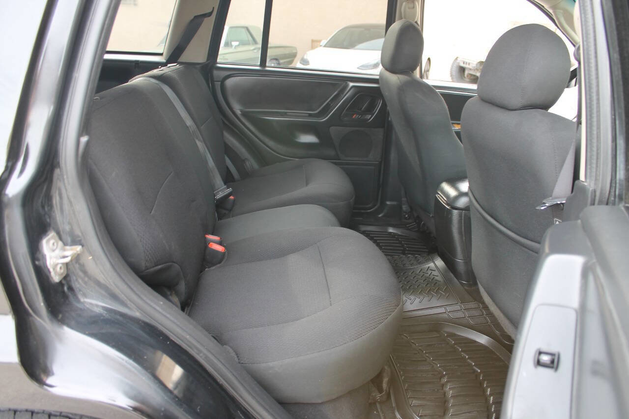 Used 2004 Jeep Grand Cherokee Laredo w/ Convenience Group AWD/4WD image 27