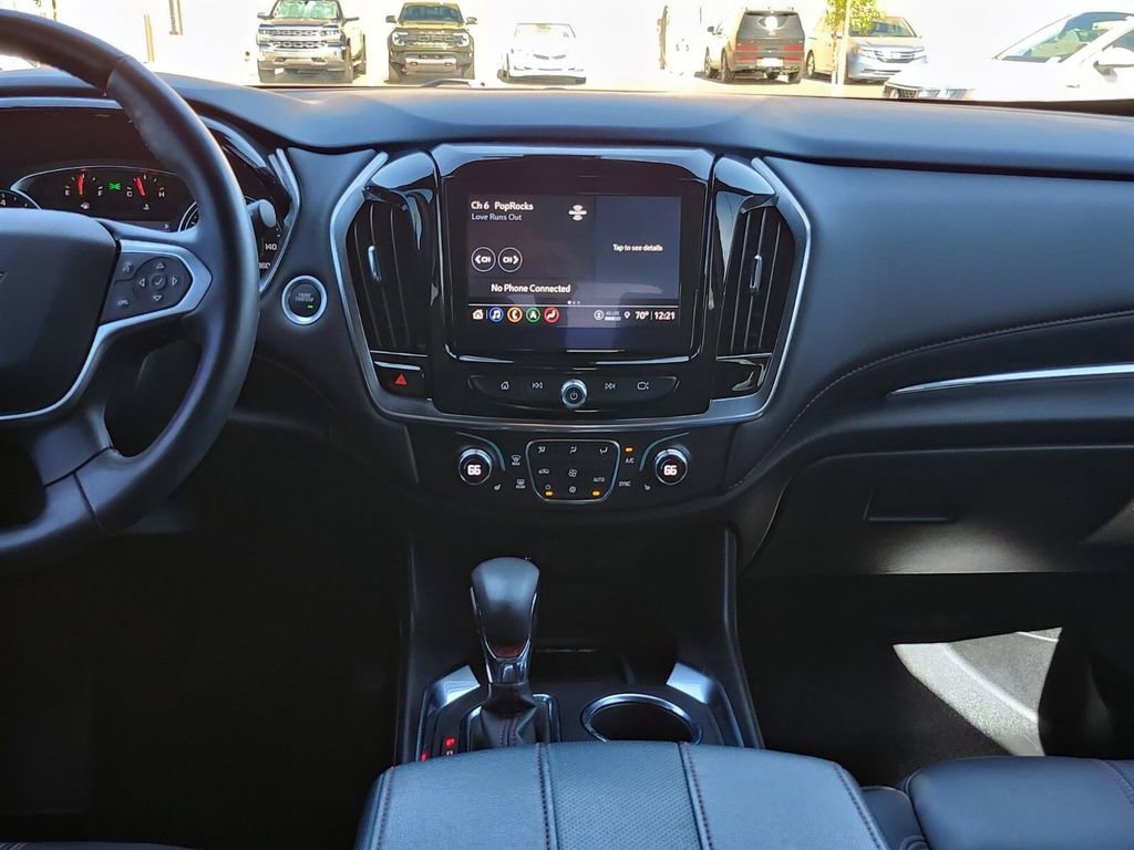 Used 2023 Chevrolet Traverse RS image 19
