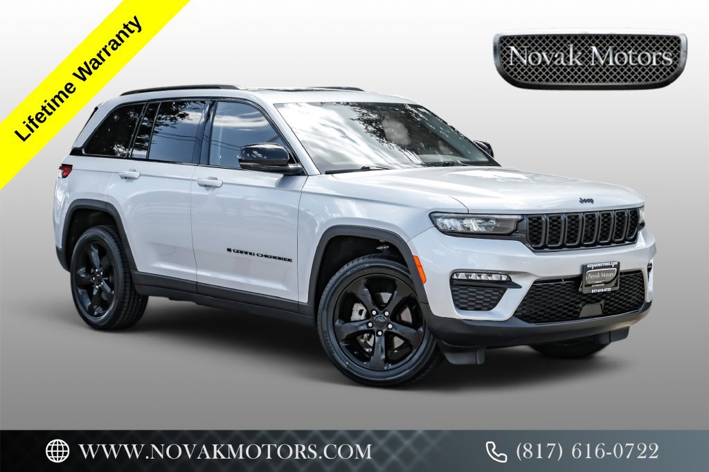 Used 2023 Jeep Grand Cherokee Limited w/ Black Appearance Package AWD/4WD image 1