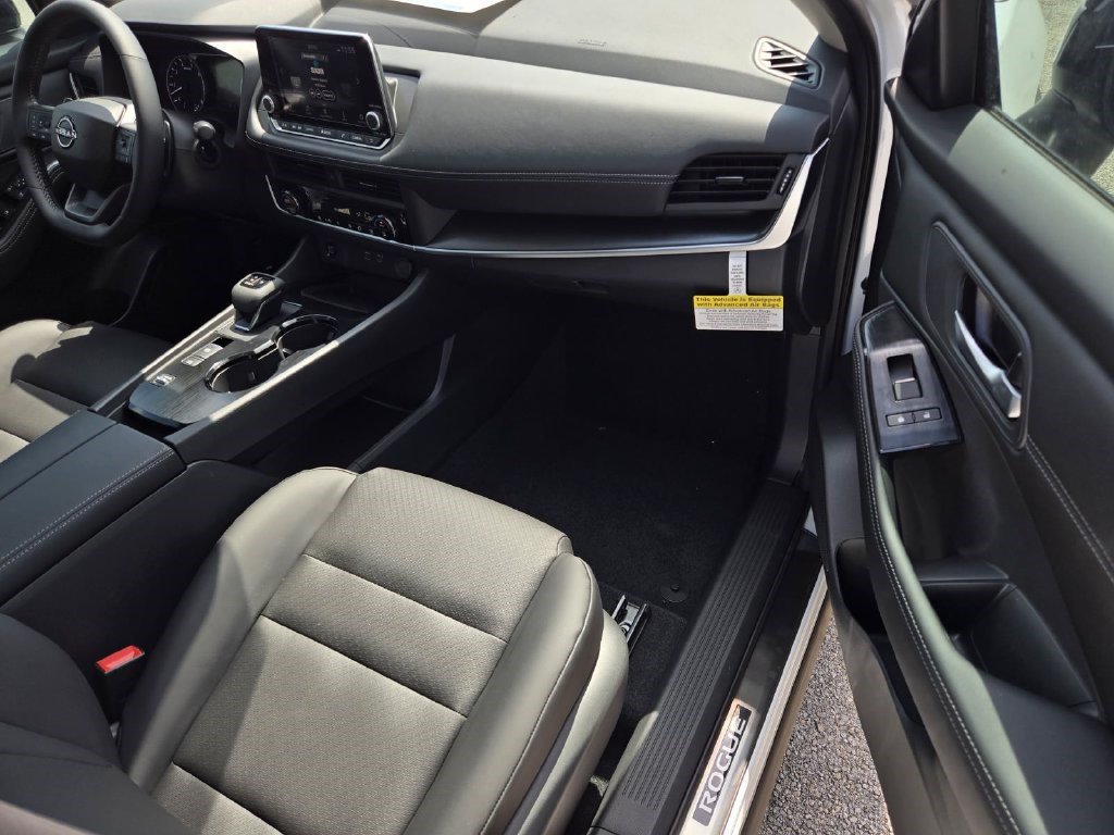 New 2026 Nissan Rogue Dark Armor FWD image 7