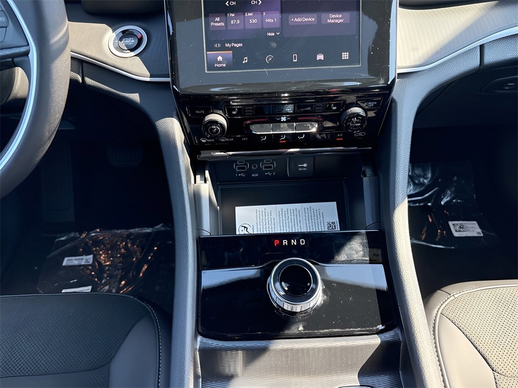 New 2025 Jeep Grand Cherokee L Altitude image 16