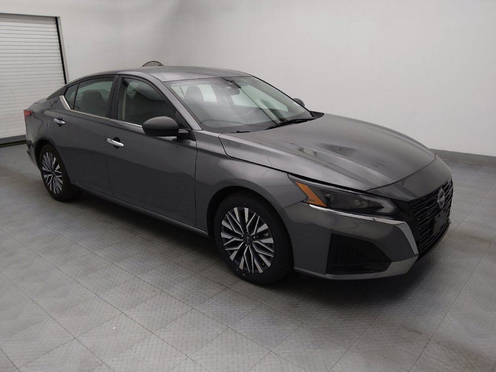 Used 2024 Nissan Altima 2.5 SV image 11