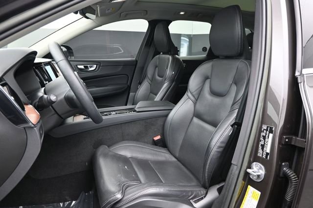 Used 2023 Volvo XC60 B5 Ultimate FWD image 10