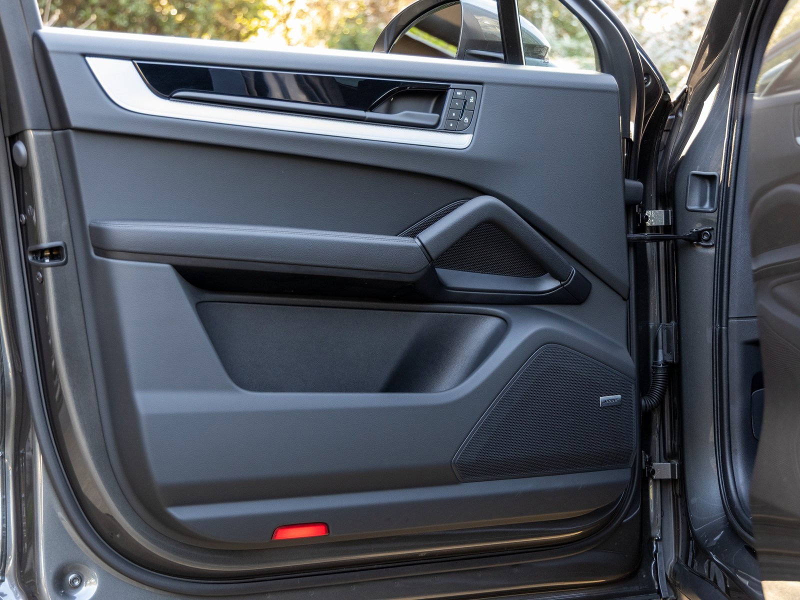 Certified 2025 Porsche Cayenne Coupe image 21