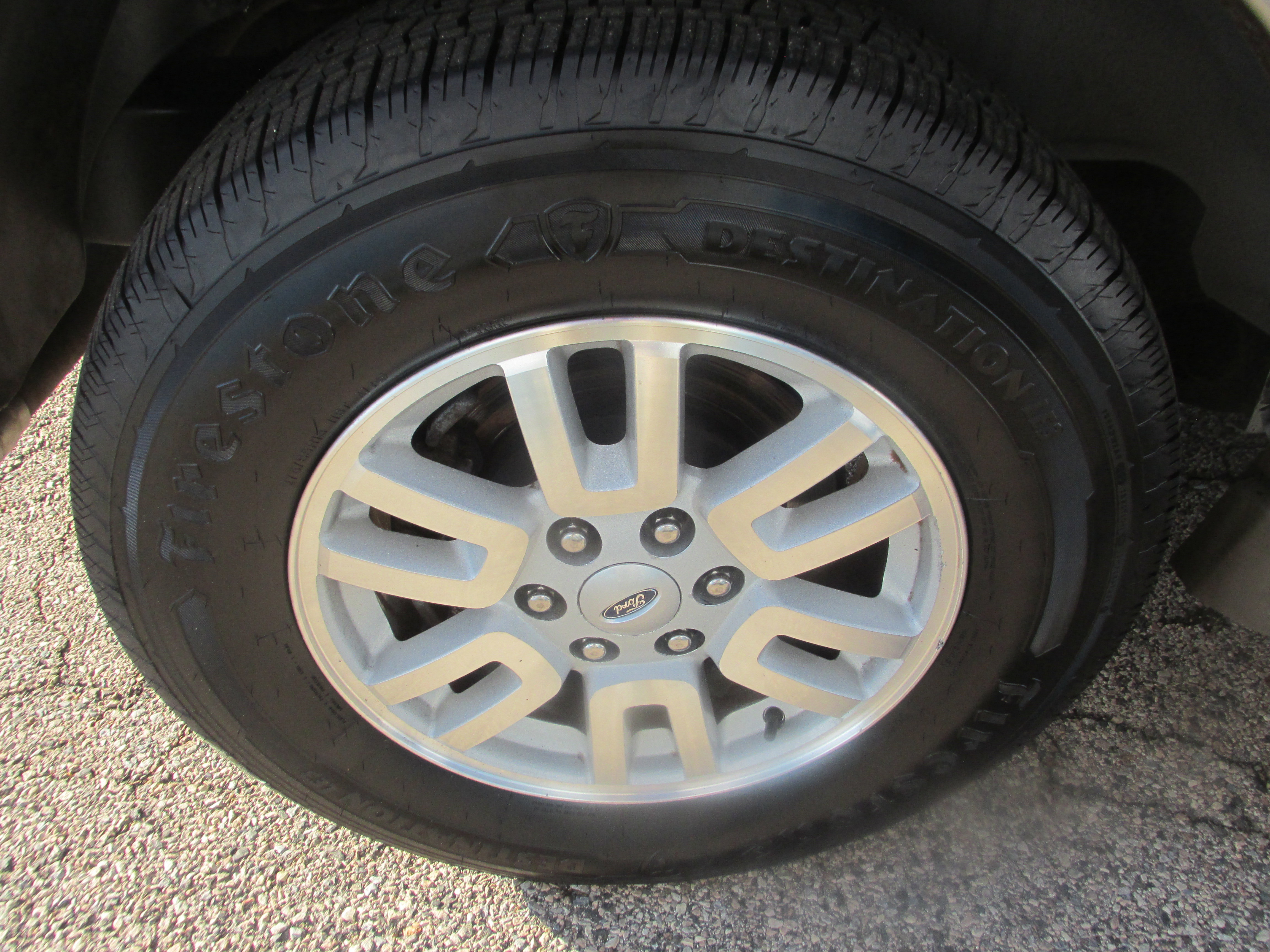 Used 2014 Ford Expedition XLT w/ Equipment Group 202A AWD/4WD image 15