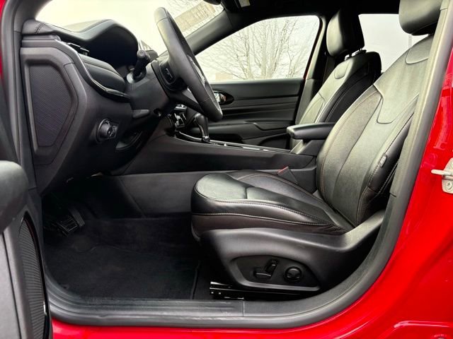 Used 2023 Jeep Compass Limited image 17