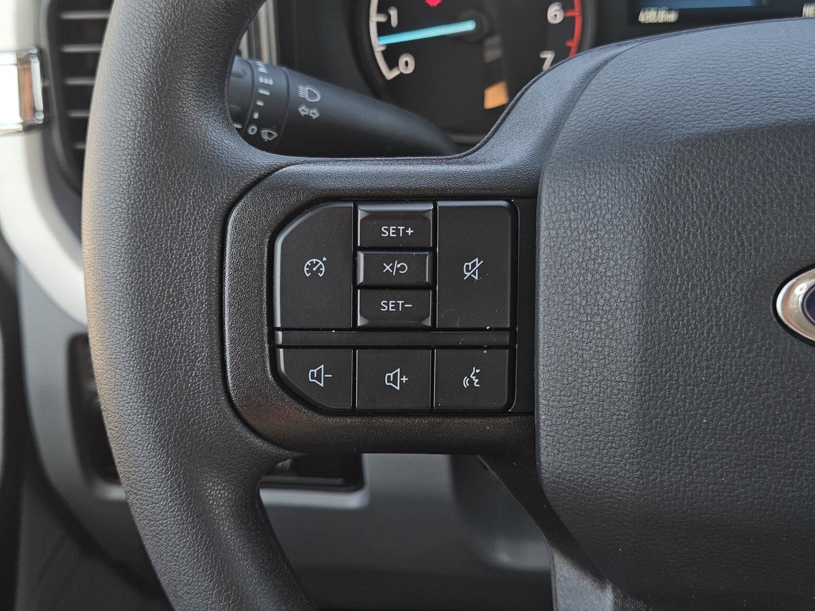 New 2026 Ford F250 XL w/ FX4 Off-Road Package AWD/4WD image 13