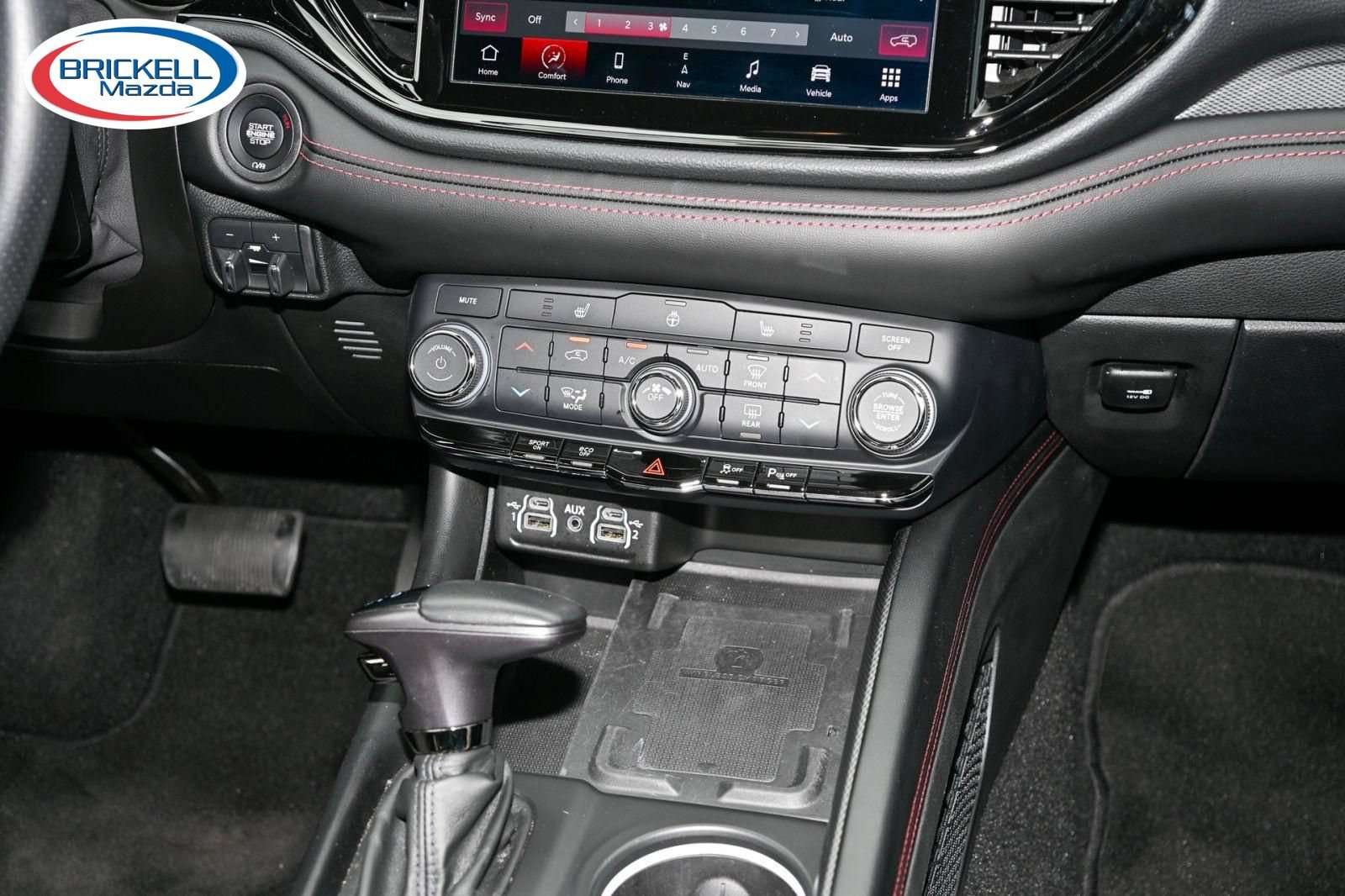 Used 2022 Dodge Durango R/T w/ Blacktop Package AWD/4WD image 23