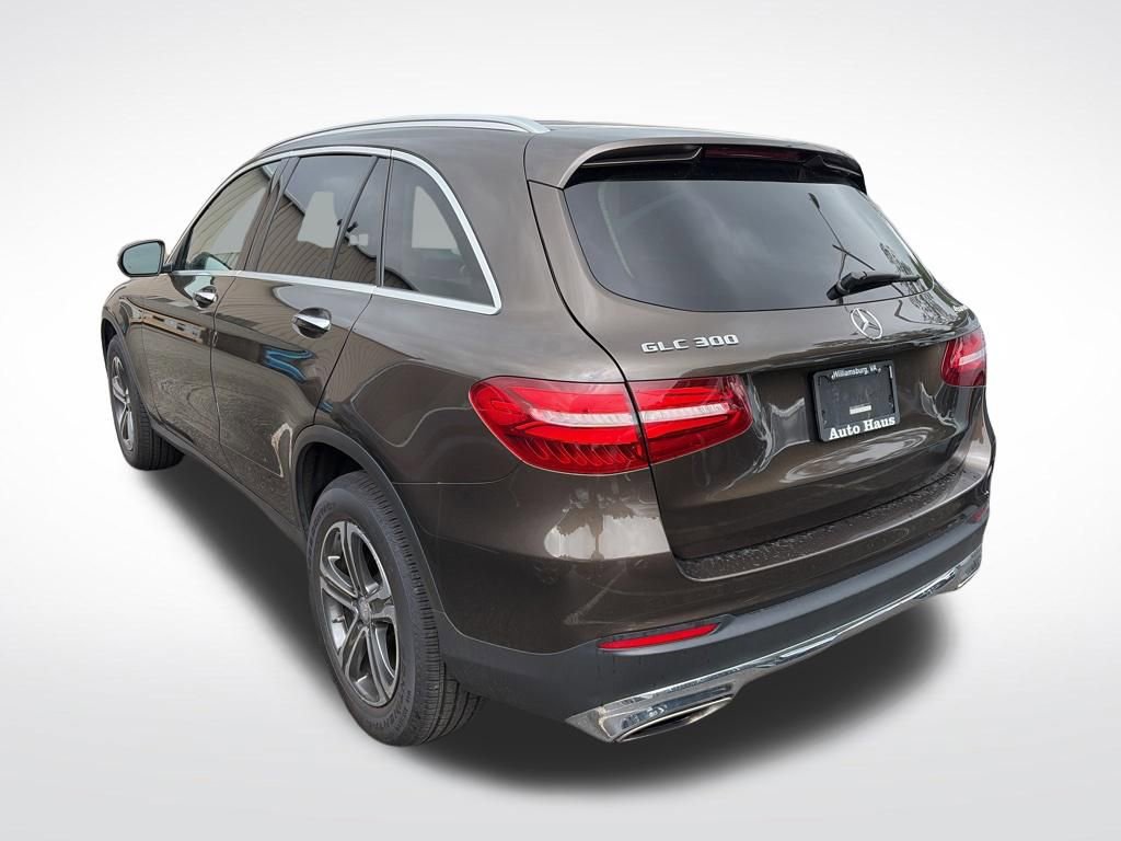 Used 2017 Mercedes-Benz GLC 300 4MATIC image 3