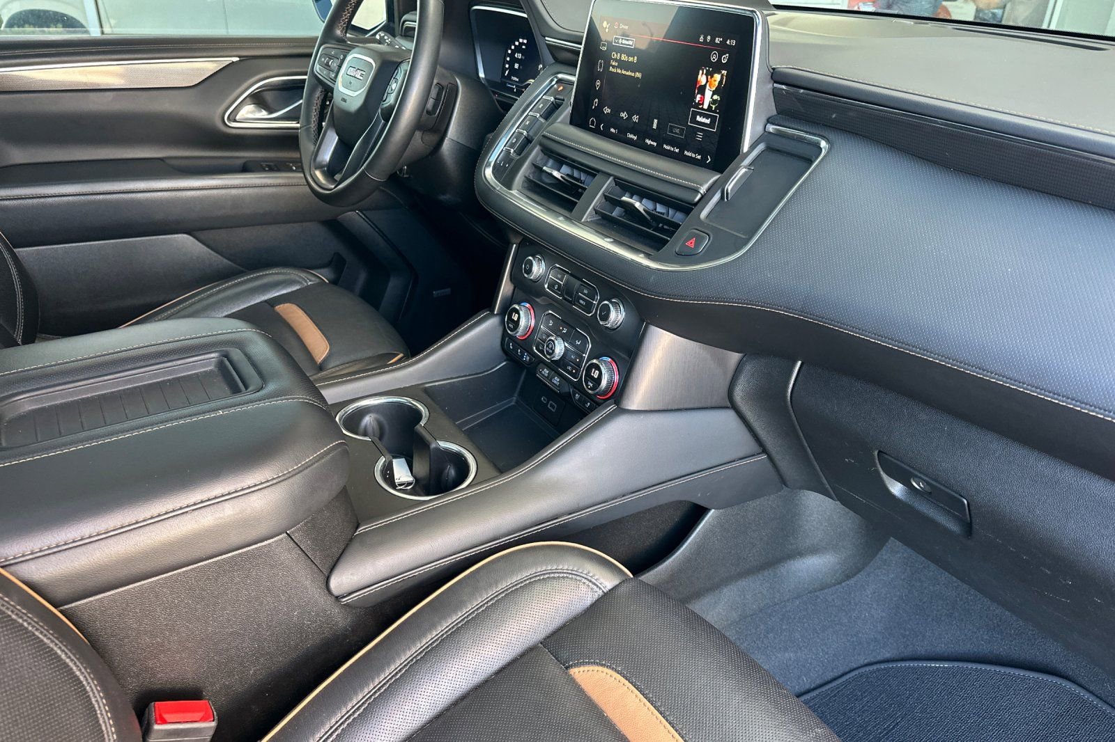 Used 2023 GMC Yukon XL AT4 w/ AT4 Premium Plus Package image 17