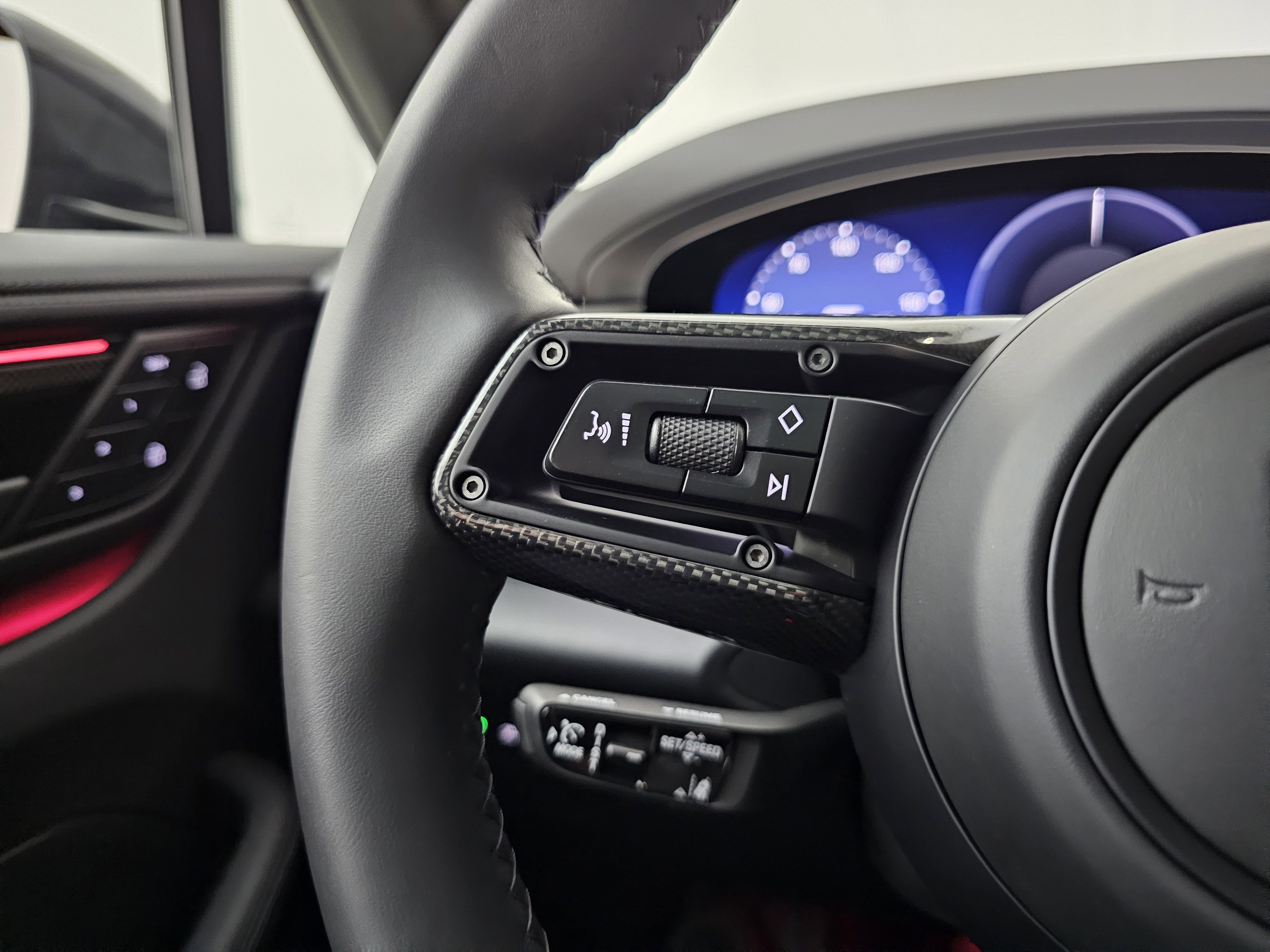 Used 2025 Porsche Macan Turbo Electric image 37