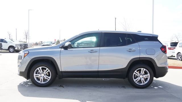 Used 2024 GMC Terrain SLE image 6
