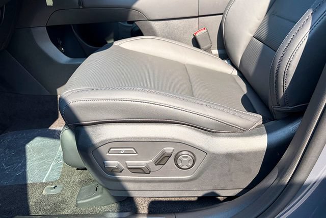 New 2026 Hyundai Santa Fe Calligraphy AWD/4WD image 17