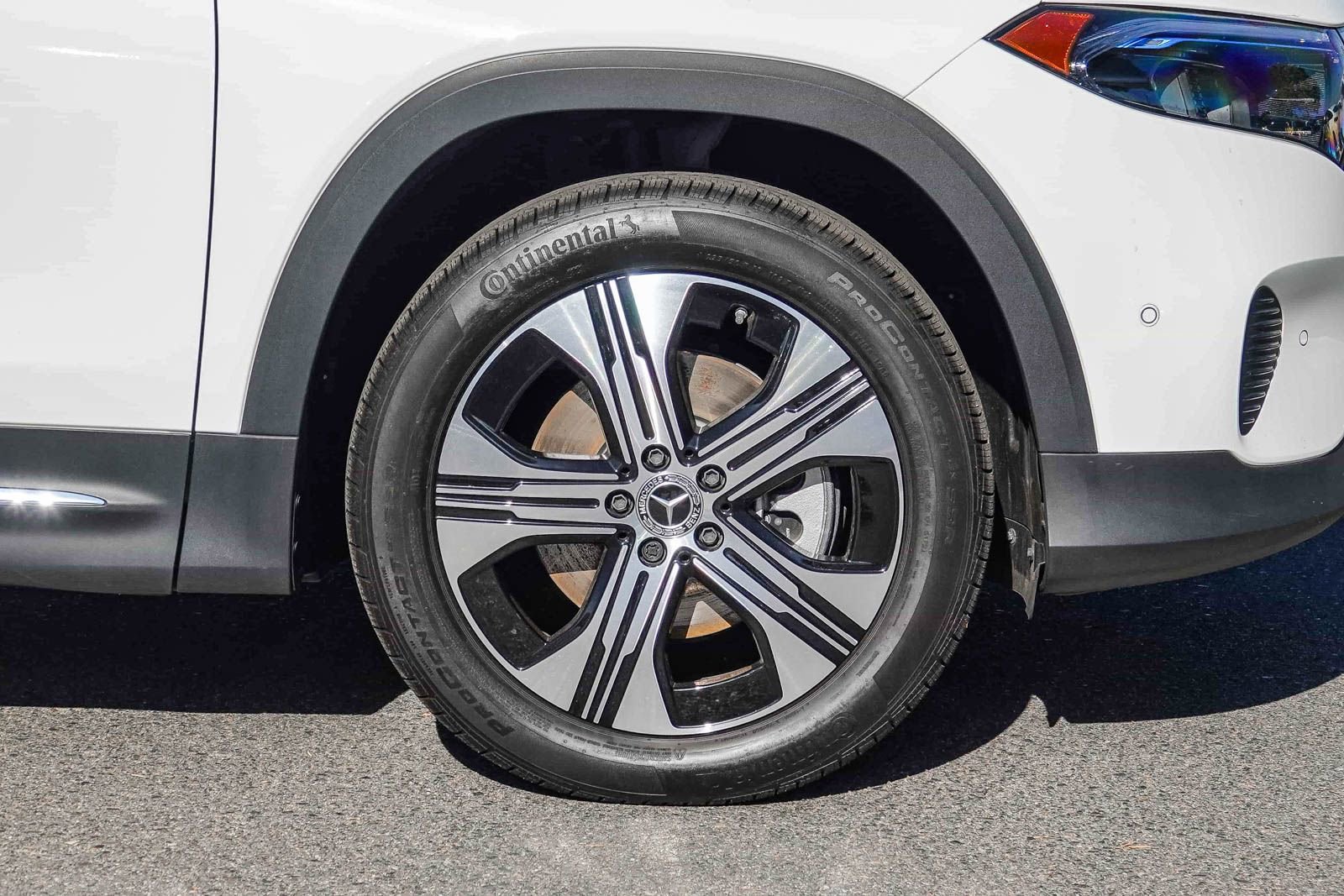 Used 2024 Mercedes-Benz EQB 350 4MATIC SUV image 11