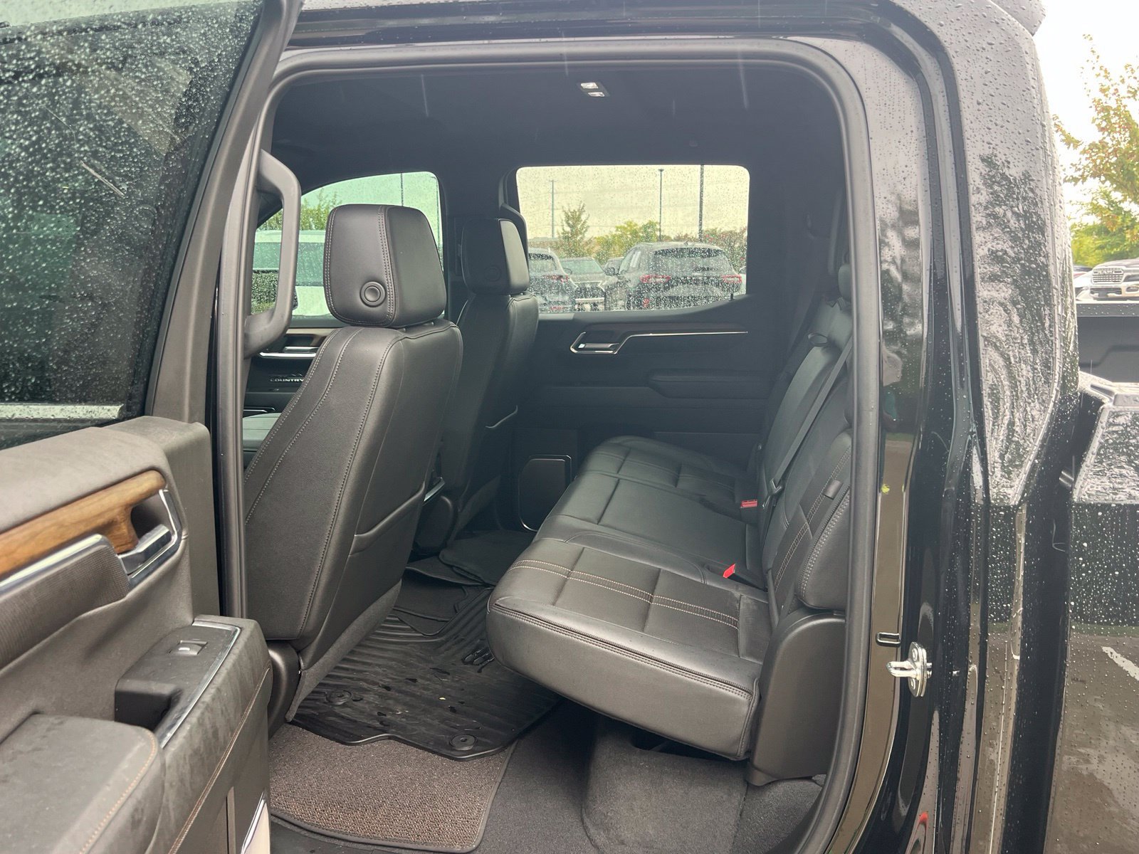 Used 2024 Chevrolet Silverado 1500 High Country w/ Technology Package RWD image 17