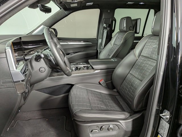 Used 2025 Cadillac Escalade V w/ LPO, ONYX Package image 22
