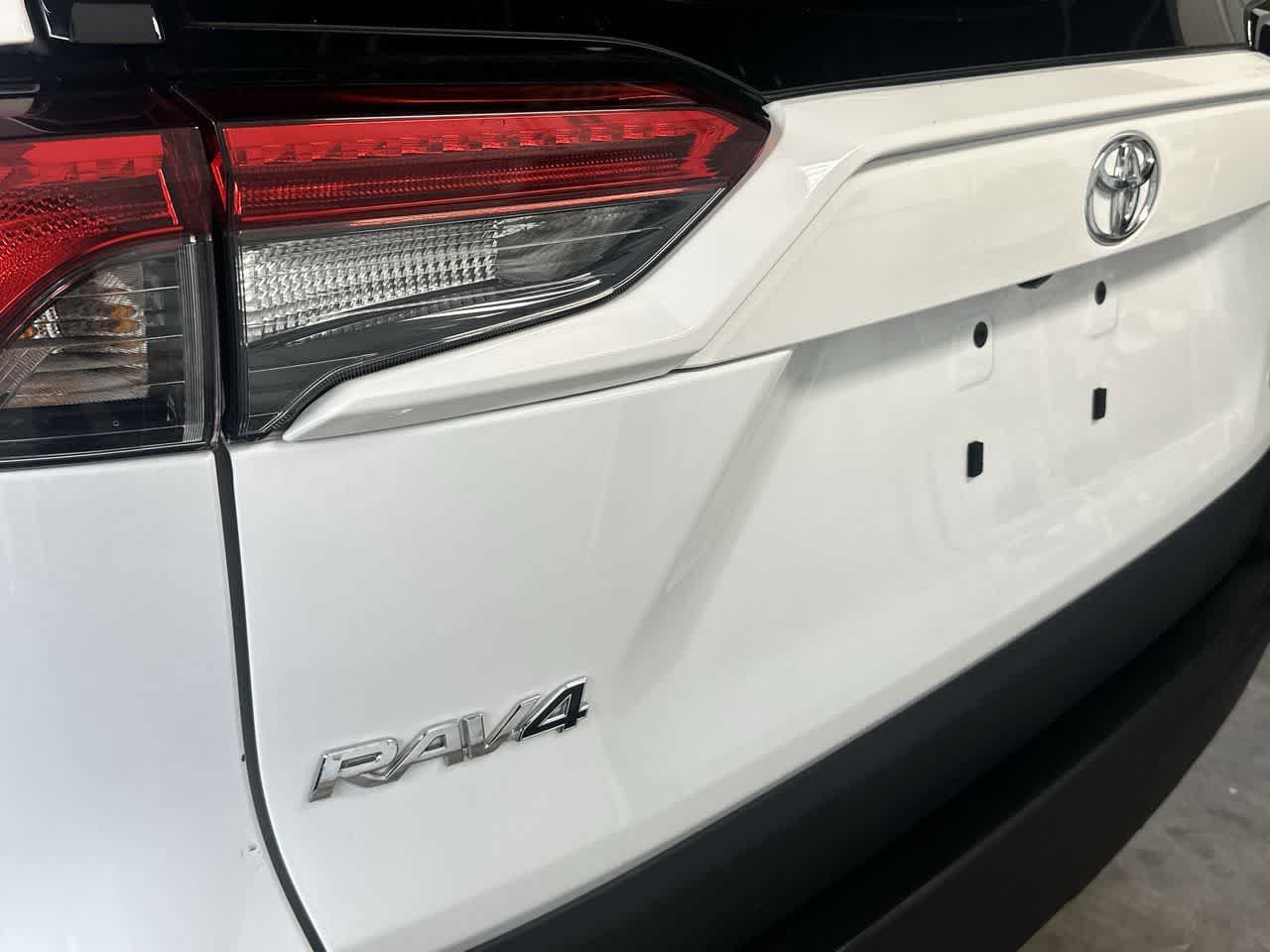 Used 2025 Toyota RAV4 LE AWD/4WD image 10