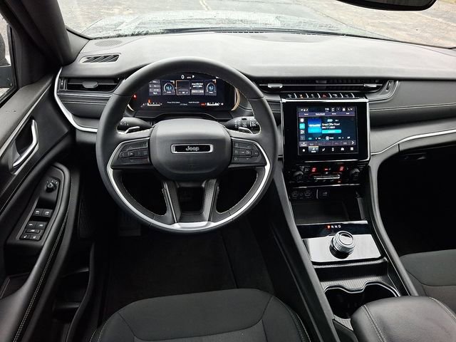 Used 2024 Jeep Grand Cherokee Laredo w/ Luxury Tech Group I image 12