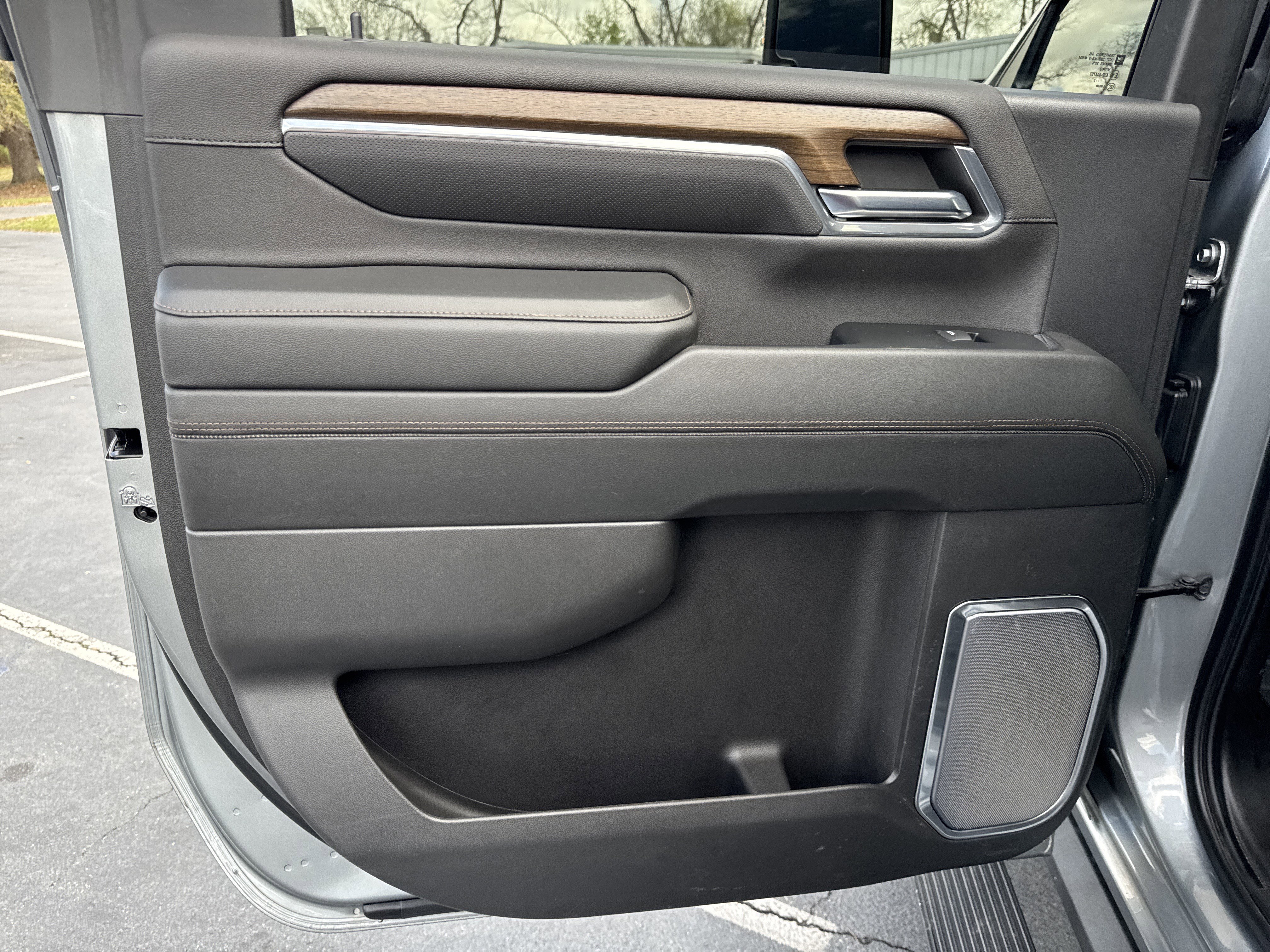 Used 2024 Chevrolet Silverado 3500 High Country w/ High Country Premium Package image 27